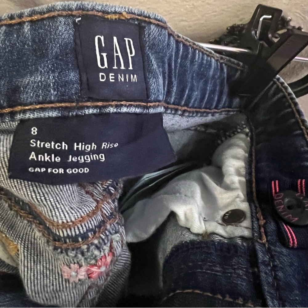 GAP GIRLS FLOWER JEANS DESIGN (8) - Picture 3 of 4